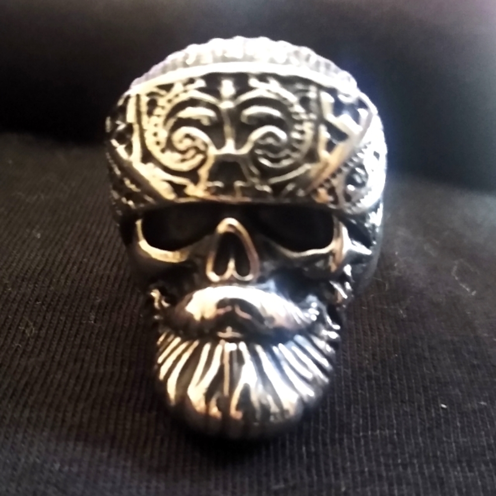 Men's silver fashion jewelry .....size 14
